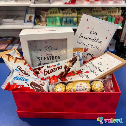 Caja San Valentín Hucha + Kinder y chocolates