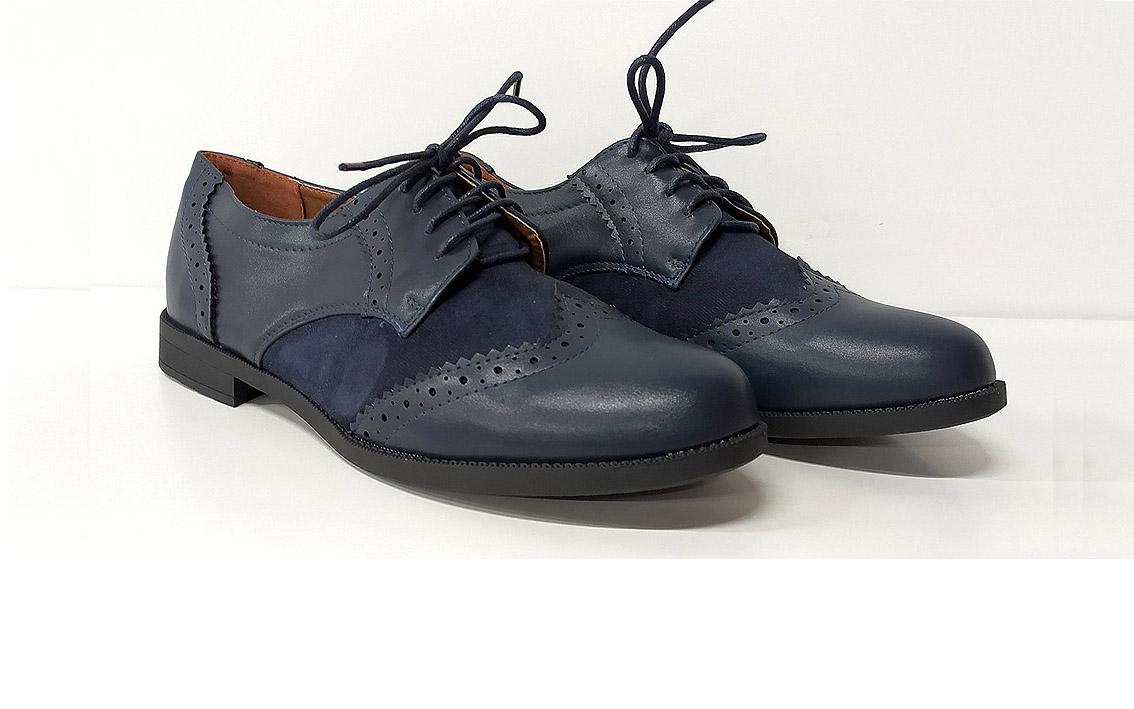 Blucher picado azul marino