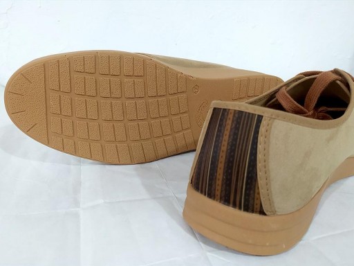 Zapatilla casual cordones beige [1]