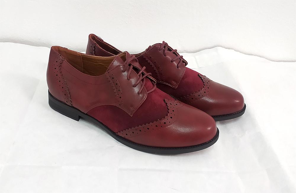 Blucher picado burdeos