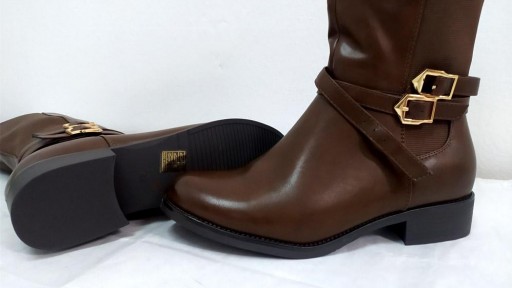 Bota alta marrón [3]