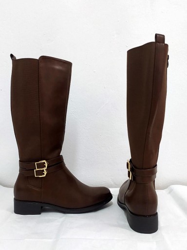 Bota alta marrón [1]
