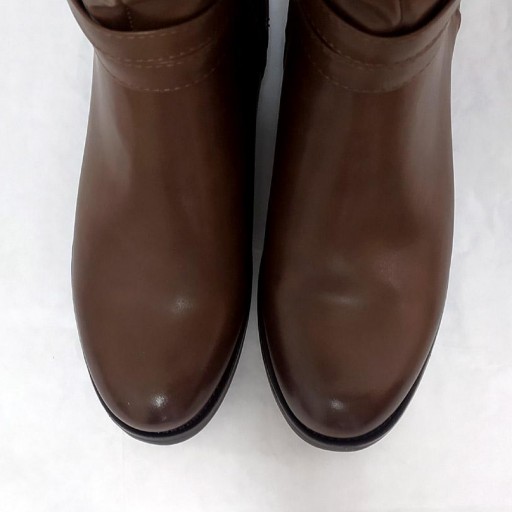 Bota alta marrón [2]