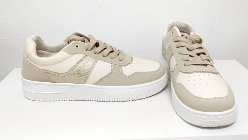 Deportiva beige [1]