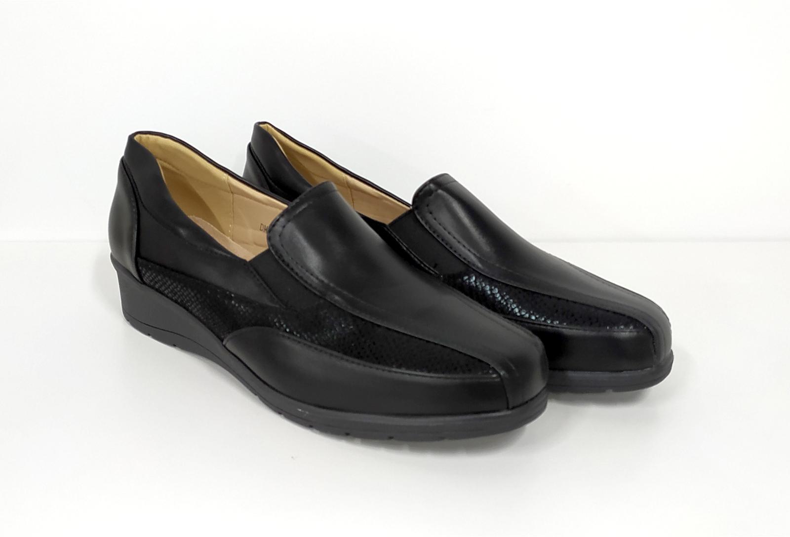 Mocasín cuña baja (EA) negro