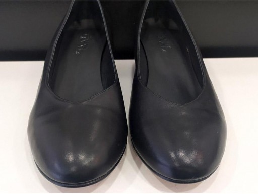 Salón negro tacón grueso [1]