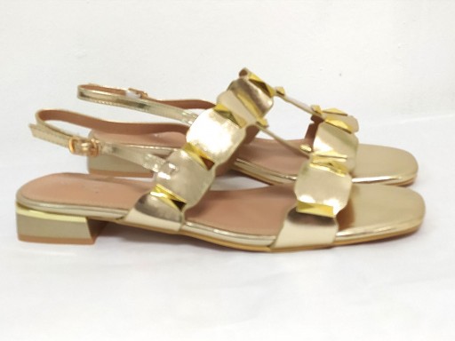 Sandalia T dorado