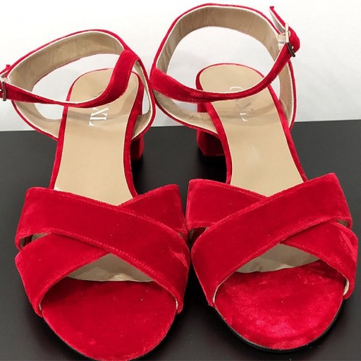 Sandalia cruzada terciopelo rojo [1]