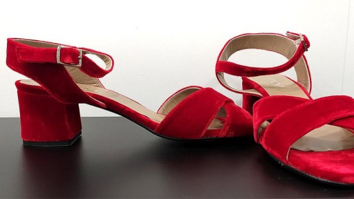 Sandalia cruzada terciopelo rojo [2]