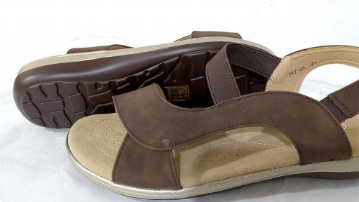 Sandalia cuña baja chocolate [2]