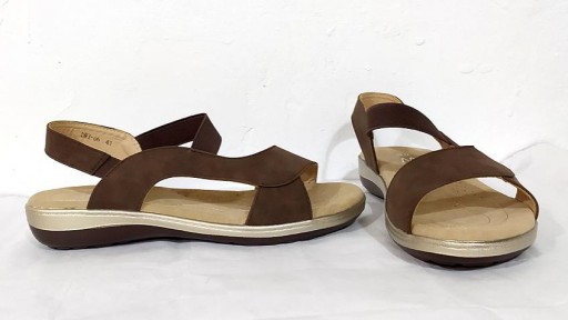 Sandalia cuña baja chocolate [1]