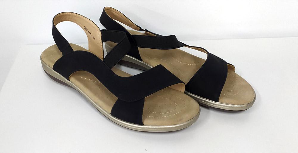 Sandalia cuña baja negra