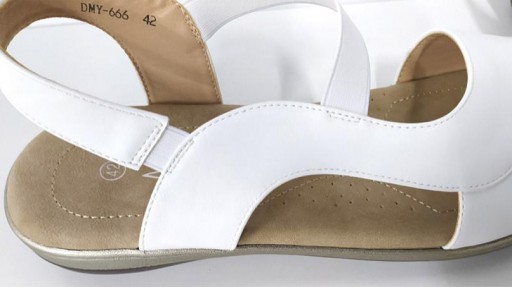 Sandalia cuña baja blanca [3]