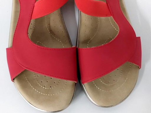 Sandalia cuña baja roja [2]