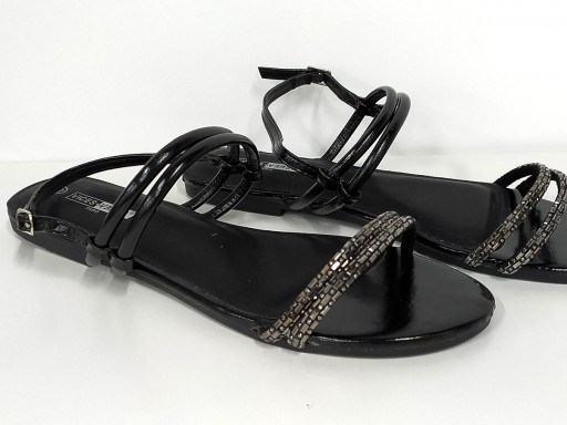 Sandalia plana negra