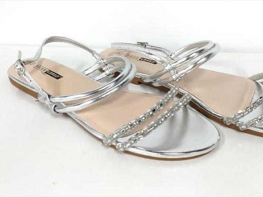 Sandalia plana plata