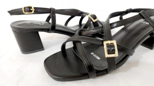 Sandalia tacón ajustable 41 a 44 negro detalle.jpg [2]