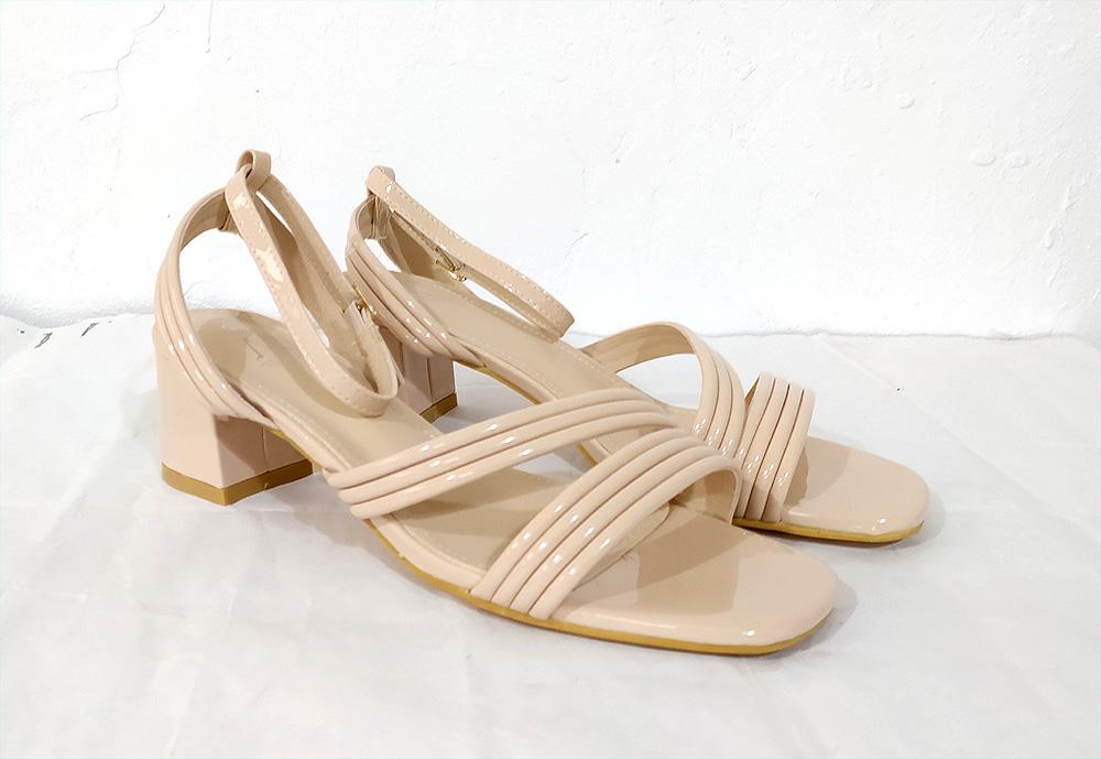 Sandalia tacón Beige