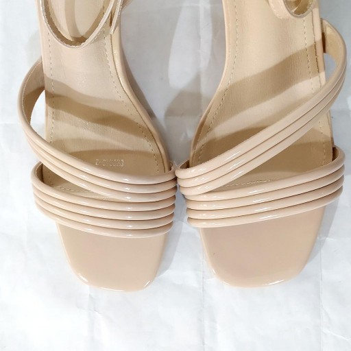 Sandalia tacón Beige [3]