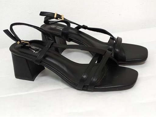 Sandalia tacón negro