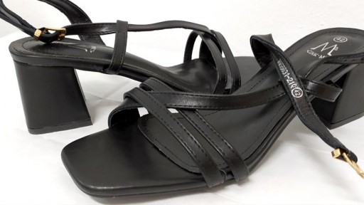 Sandalia tacón negro [2]