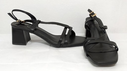 Sandalia tacón negro [1]