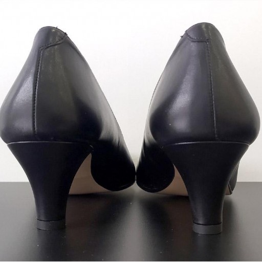 Salón negro tacón fino [2]