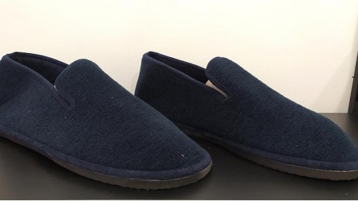 Zapatilla cerrada azul