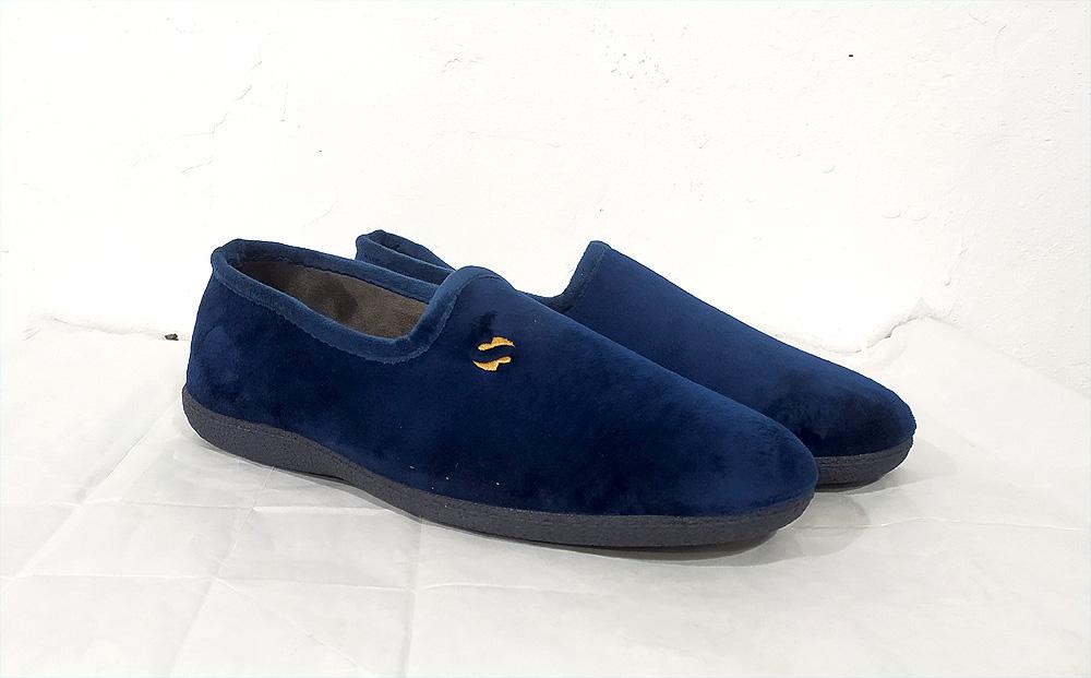 Zapatillas cerradas goma
