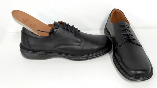 Zapato cordones negro plantillas [2]