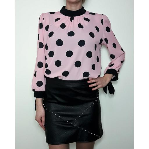 Blusa de lunares [1]