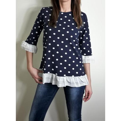 Camiseta de lunares con lazo [0]