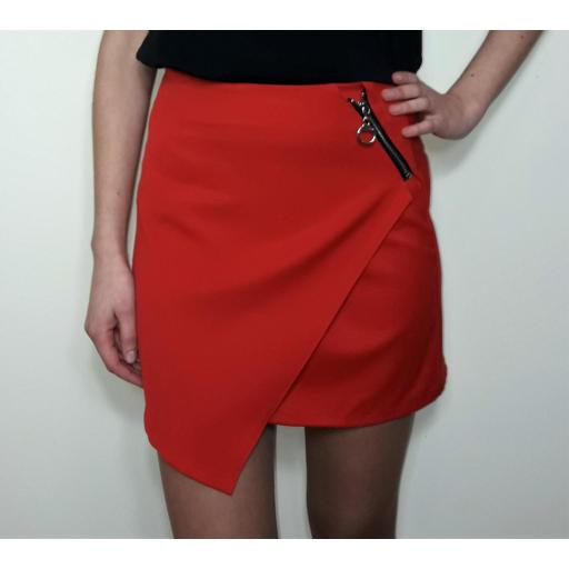 Falda roja asimétrica [0]