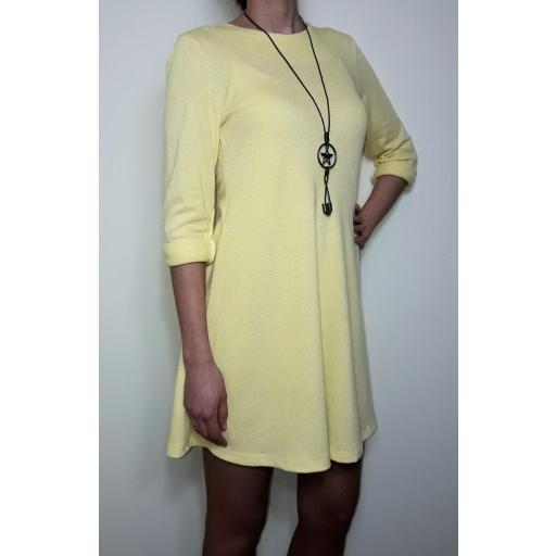 Vestido evasé amarillo [1]