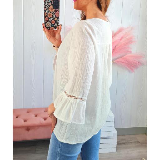 Blusa Blanca Flores [2]