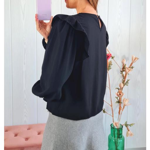 Blusa Negra Volantes [2]