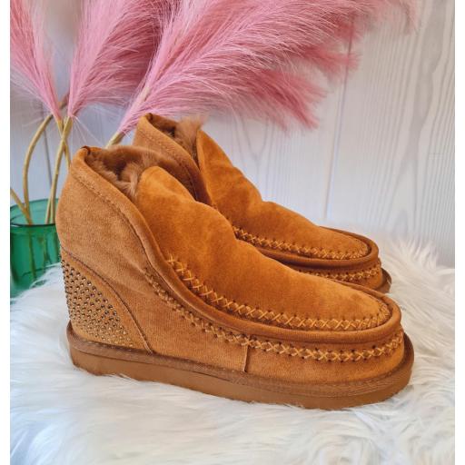 Botas Camel Tachas [3]