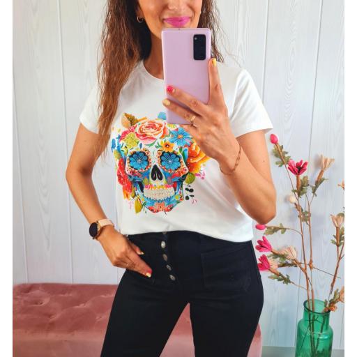 Camiseta Blanca Calavera Flores Azules [3]