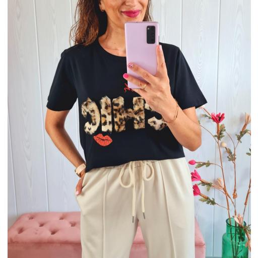 Camiseta Chic Beso Negra