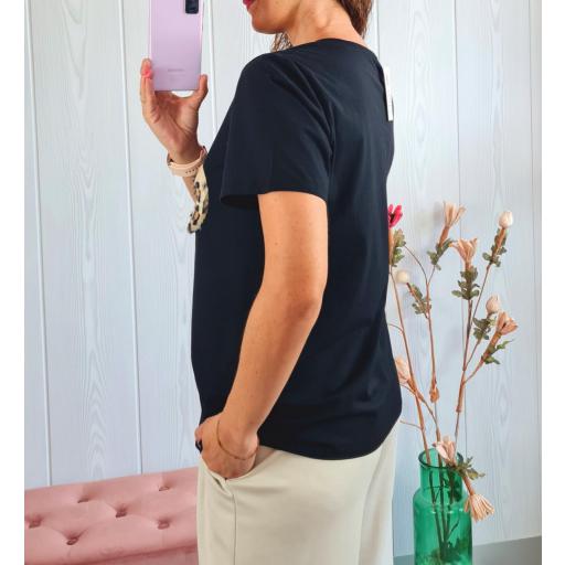 Camiseta Chic Beso Negra [2]