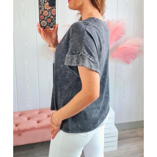 Camiseta Gris Flor [2]