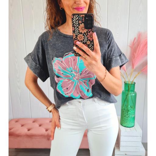 Camiseta Gris Flor [3]