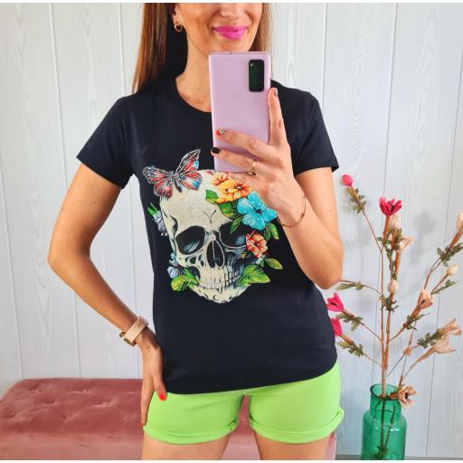 Camiseta Negra Calavera Flores Azules [1]