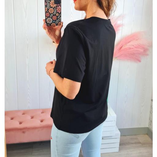 Camiseta Negra Cerezas [2]