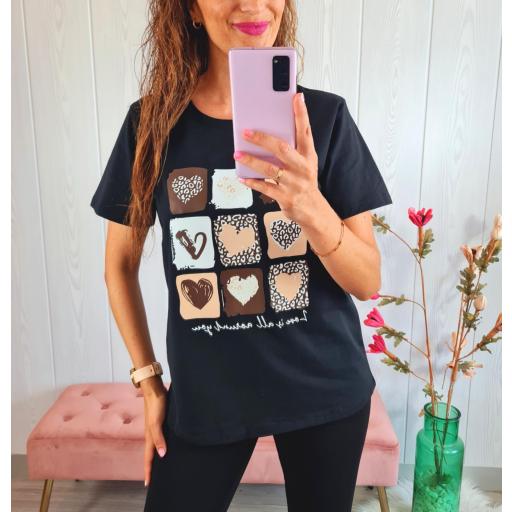 Camiseta Negra Corazones Print [1]
