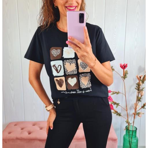 Camiseta Negra Corazones Print [3]