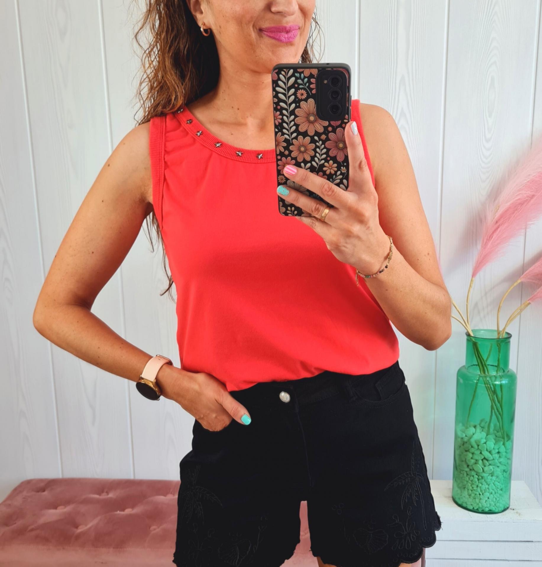 Camiseta Roja Tachas