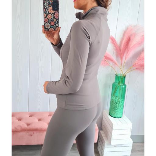 Conjunto Deportivo Taupe [2]