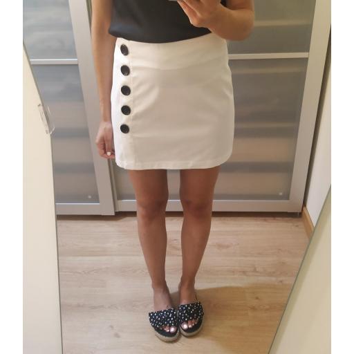 Falda Blanca Botones [1]