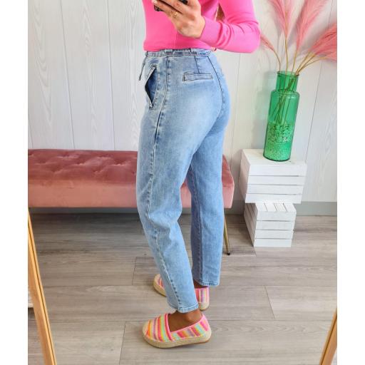 Jeans_Balloon_4.jpg [3]